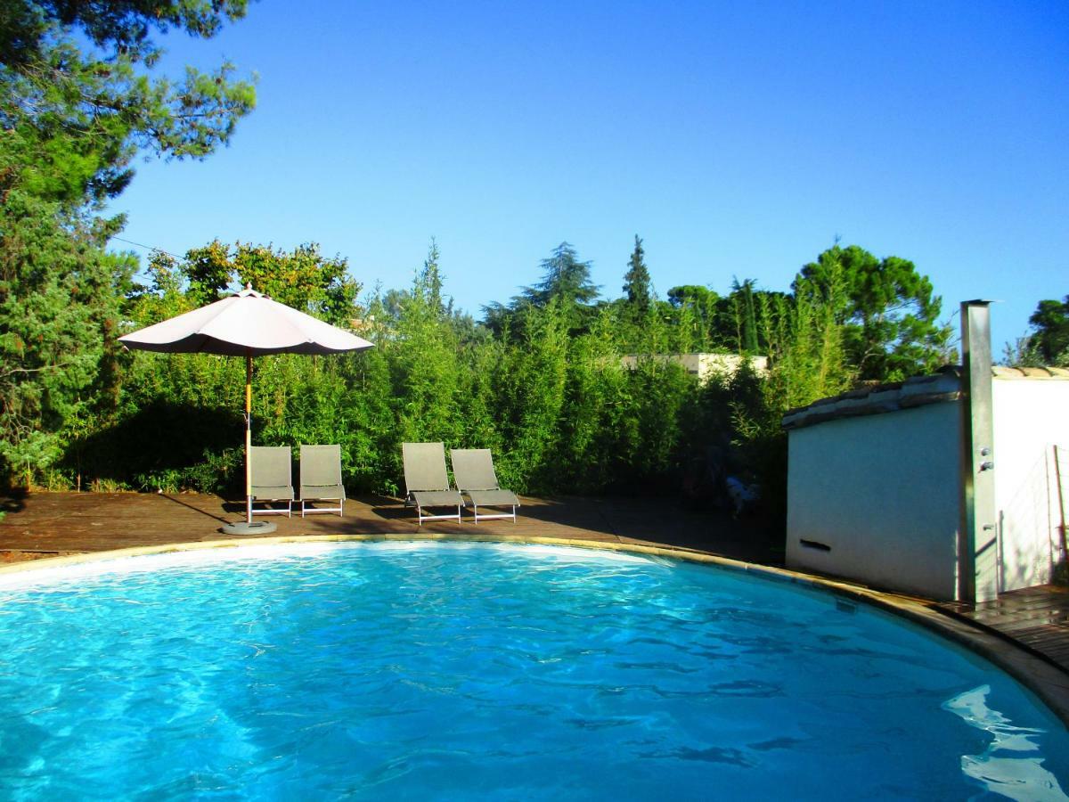 Le Mazet D'Uzes Villa Bagian luar foto
